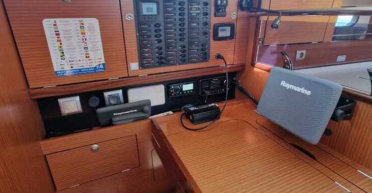 Chartern Sie segelboot in Marina Drage - Delphia 47 - 4 + 1 cab.