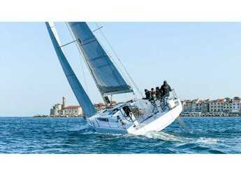Rent a sailboat in Marine Pirovac - First 36
