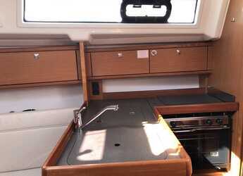 Rent a sailboat in Kos Marina - Bavaria Cruiser 34