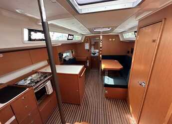 Rent a sailboat in Alimos Marina - Bavaria C38