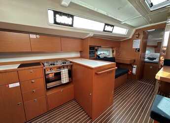 Rent a sailboat in Alimos Marina - Bavaria C38