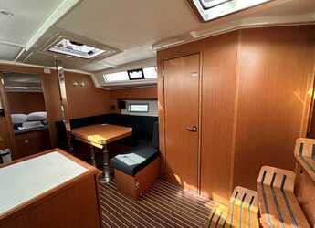 Rent a sailboat in Alimos Marina - Bavaria C38