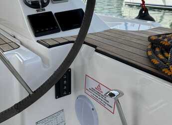 Rent a sailboat in Alimos Marina - Bavaria C38
