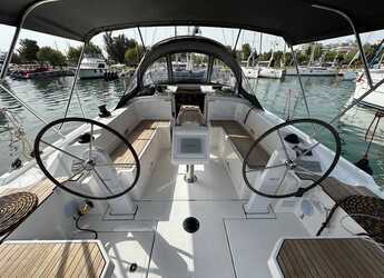 Rent a sailboat in Alimos Marina - Bavaria C38
