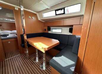 Rent a sailboat in Alimos Marina - Bavaria C38