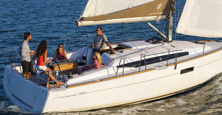 Rent a sailboat in Marine Pirovac - Sun Odyssey 349