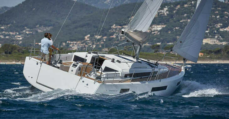 Rent a sailboat in Marine Pirovac - Sun Odyssey 440