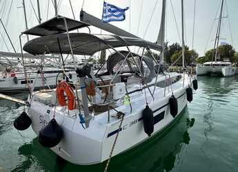 Rent a sailboat in Alimos Marina - Bavaria C38