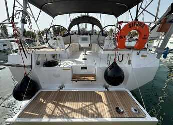 Rent a sailboat in Alimos Marina - Bavaria C38