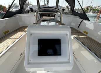 Rent a sailboat in Alimos Marina - Bavaria C38