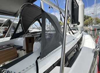 Rent a sailboat in Alimos Marina - Bavaria Cruiser 34