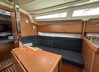 Rent a sailboat in Alimos Marina - Bavaria Cruiser 34