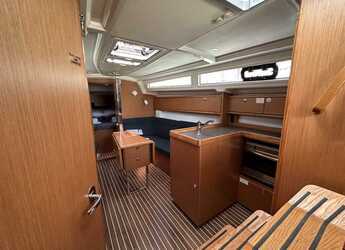 Rent a sailboat in Alimos Marina - Bavaria Cruiser 34