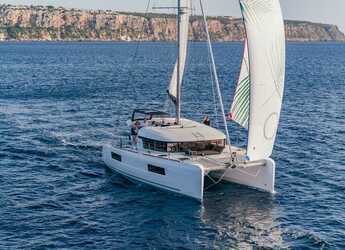 Rent a catamaran in Alimos Marina - Lagoon 40 - 4 + 2 cab