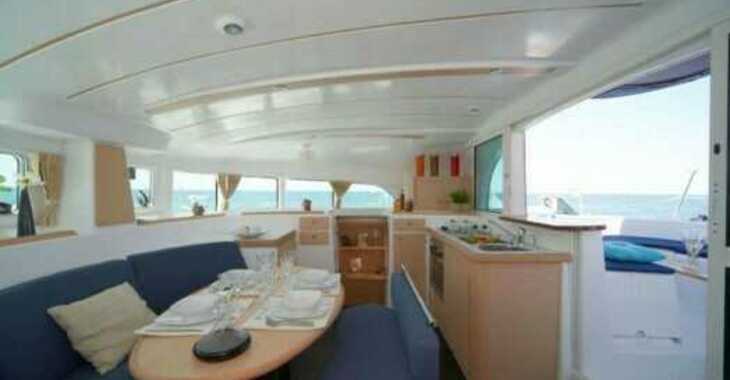 Rent a catamaran in Vlychada Marina - Lagoon 410