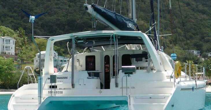 Rent a catamaran in Vlychada Marina - Leopard 40