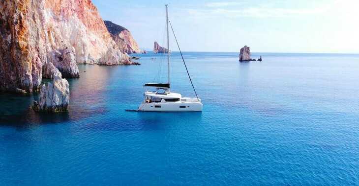 Rent a catamaran in Marina Tourlos - Lagoon 42