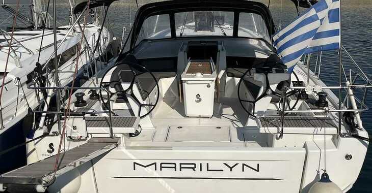 Rent a sailboat in Marina Zeas - Oceanis 46.1