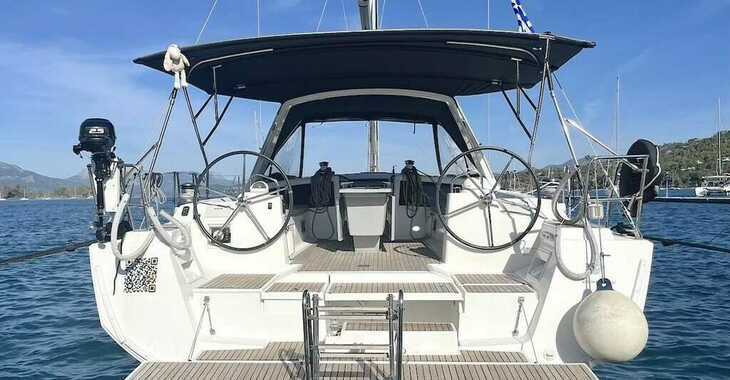 Rent a sailboat in Marina Zeas - Oceanis 48