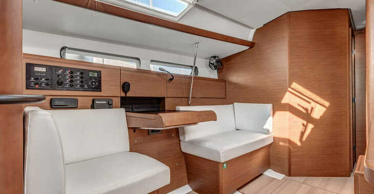 Rent a sailboat in Marina Paleros - Sun Odyssey 449