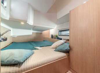 Rent a sailboat in Marina Paleros - Bavaria C42