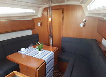 Rent a sailboat in Punat - Bavaria Cruiser 34