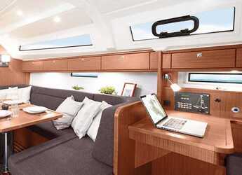 Rent a sailboat in Punat - Bavaria Cruiser 41 - 3 cab.