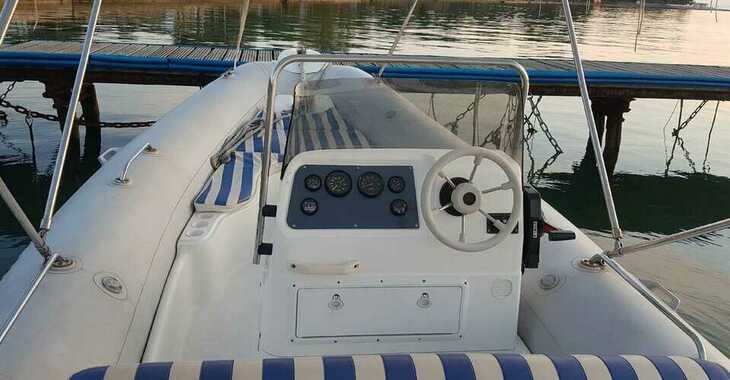 Rent a dinghy in Punat Marina - Zodiac Madline 2