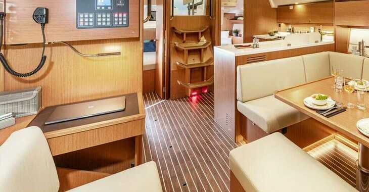 Chartern Sie segelboot in Veruda - Bavaria C45 Style