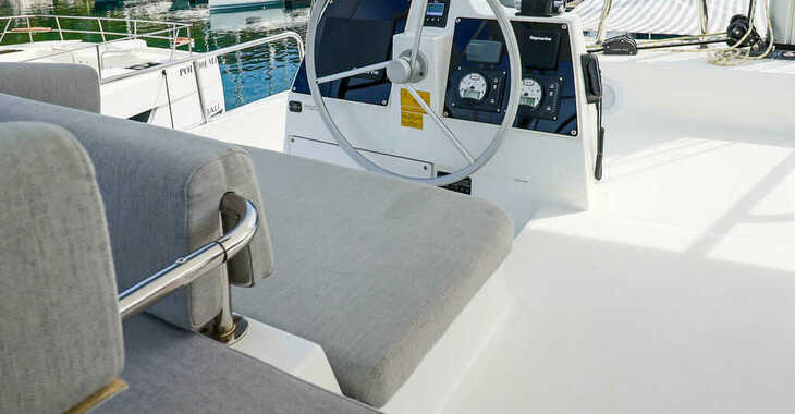 Rent a catamaran in Marina Kremik - Bali 4.6 - 5 + 2 cab.
