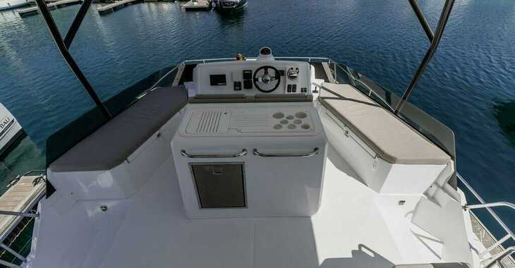 Alquilar catamarán a motor en Marina Kremik - Bali Catspace MY
