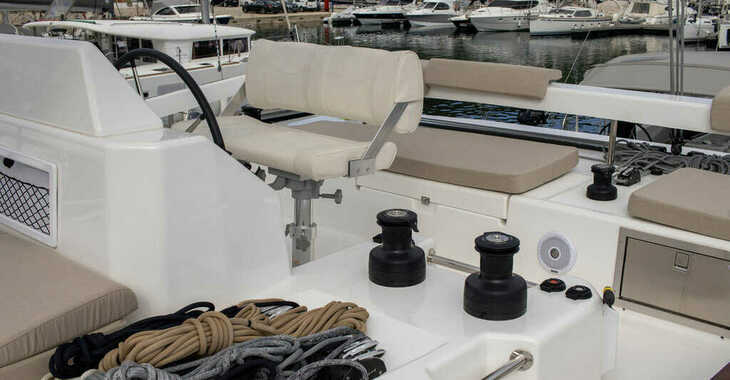 Chartern Sie katamaran in Marina Kremik - Dufour 48 Catamaran - 5 + 1 cab.