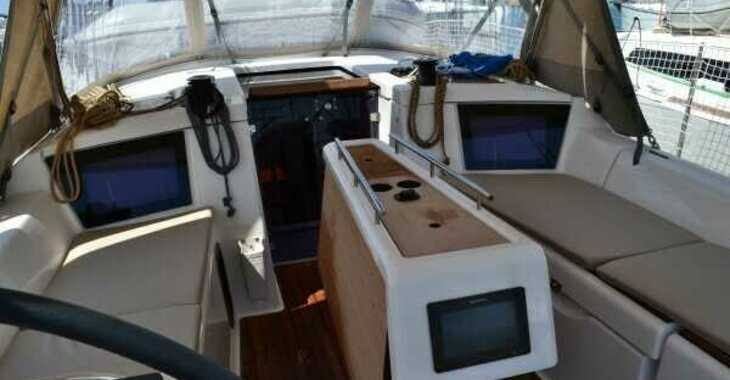Rent a sailboat in Marina Sukosan (D-Marin Dalmacija) - Dufour 360 GL - 3 cab.