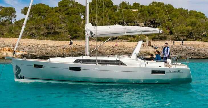 Rent a sailboat in Port Roses - Oceanis 41.1