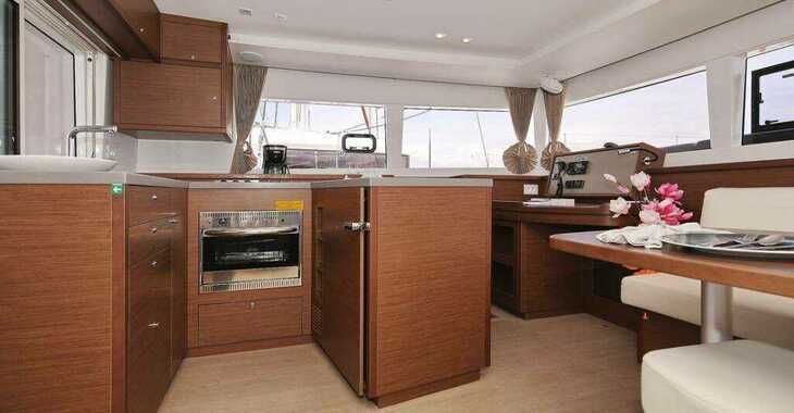 Rent a catamaran in Marina Kastela - Lagoon 450 S - 4 + 2 cab.