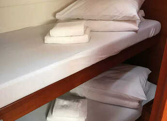 Alquilar velero en Marina Kastela - More 55