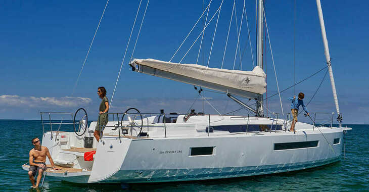 Chartern Sie segelboot in Nikiti - Sun Odyssey 490