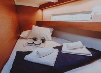 Rent a sailboat in Nikiti - Sun Odyssey 490