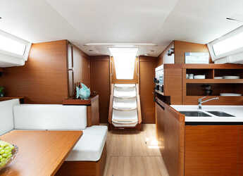 Rent a sailboat in Nikiti - Sun Odyssey 490