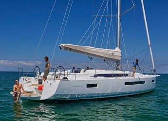 Rent a sailboat in Nikiti - Sun Odyssey 490