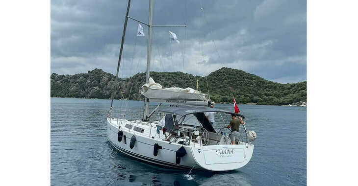 Rent a sailboat in Adaköy Marina - Hanse 445