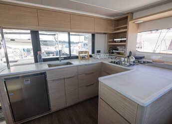 Rent a catamaran in Port of Mahe - Lagoon 46 