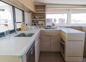 Rent a catamaran in Port of Mahe - Lagoon 46 