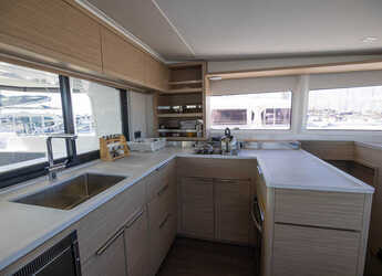 Rent a catamaran in Port of Mahe - Lagoon 46 