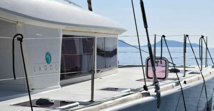 Rent a catamaran in Nea Peramos - Lagoon 400 
