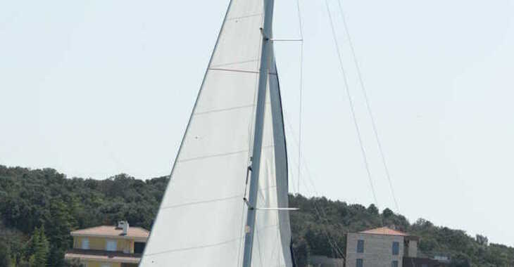 Rent a sailboat in Veruda Marina - Elan 434 Impression
