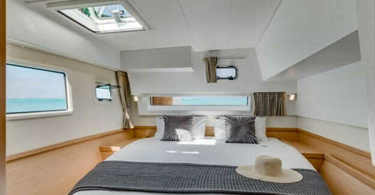 Rent a catamaran in Veruda - Lagoon 42 - 4 + 2 cab.