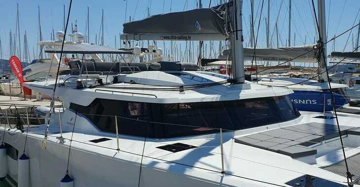 Rent a catamaran in Marina Baotić - Elba 45
