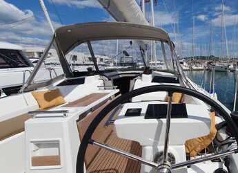 Chartern Sie segelboot in ACI Marina Split - Oceanis 37.1