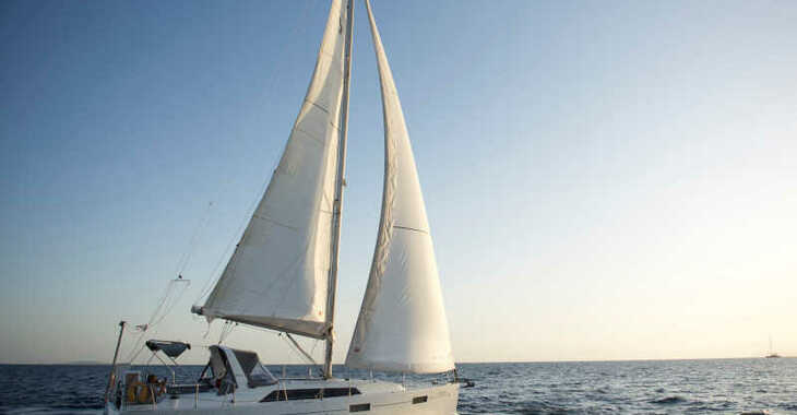 Rent a sailboat in Marina Tourlos - Oceanis 41.1